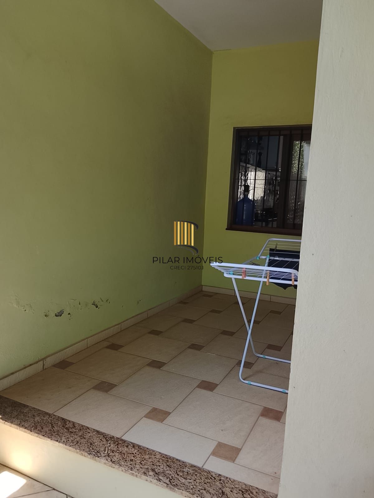 CASA / SOBRADO 5D e 10 vagas 3 Banheiros - Pátio enorme c/ Jacuzi e Pergolado - Living 3 ambientes - Sta Teresa
