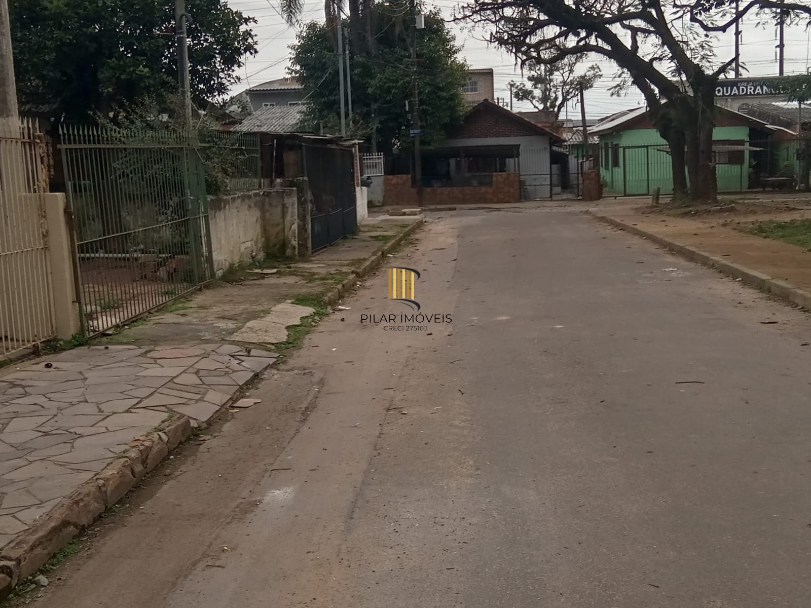 Oportunidade, casa sobrado, Humaitá e Farrapos. Porto Alegre - Preço baixo