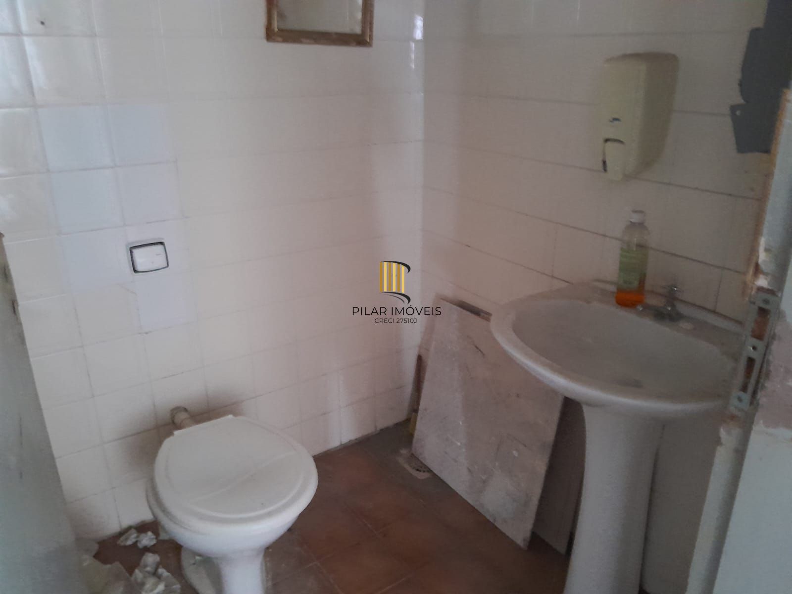 Salas com  meio andar,para empresas ou órgãos públicos com 262,41m2 ,Centro