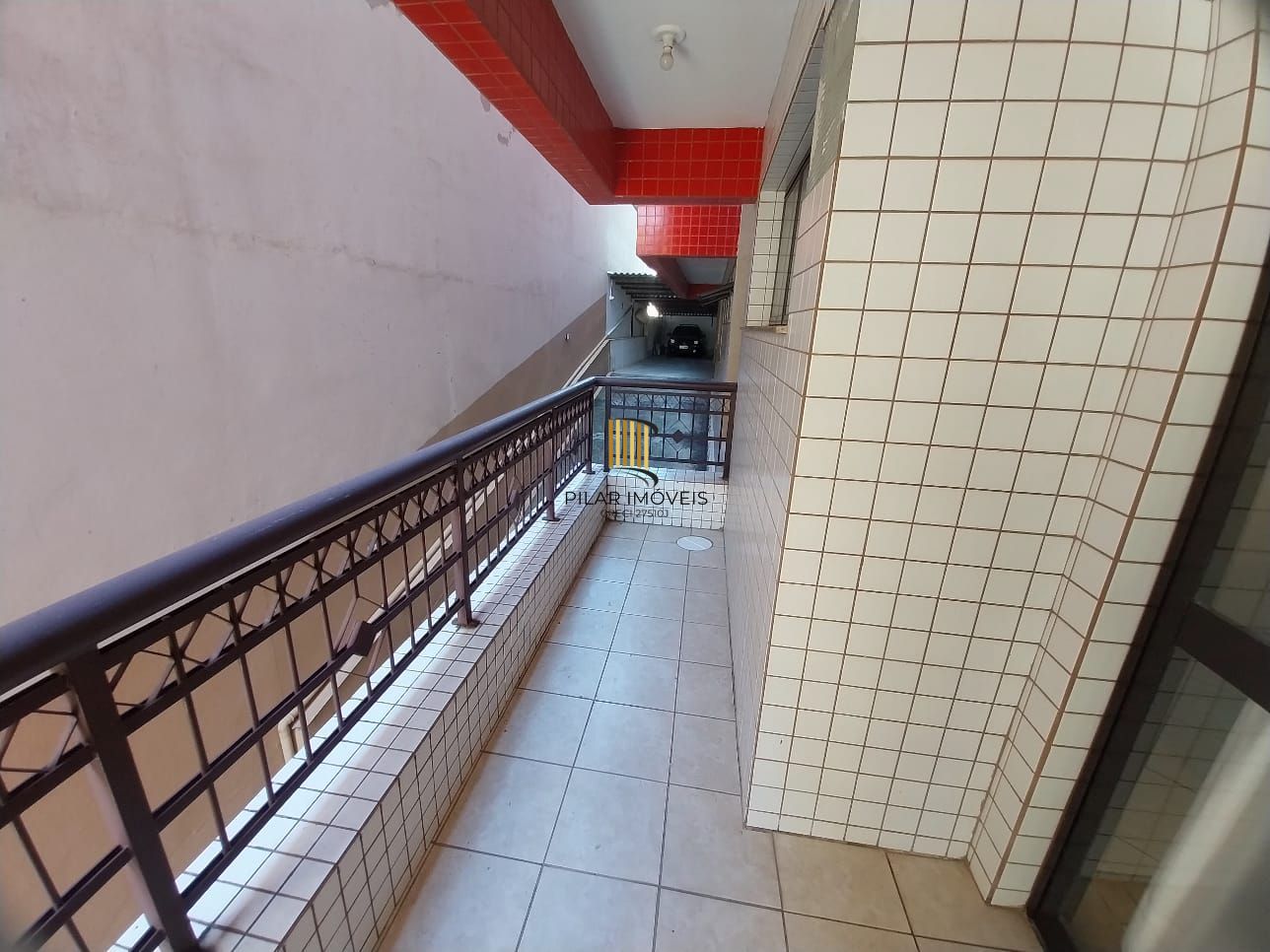 Excelente apartamento, BOX duplo, Cidade Baixa, 3D, 1 suite, semimobiliado, sala de jantar e 2 salas de estar, lareira e churrasqueira. 2 banheiros.