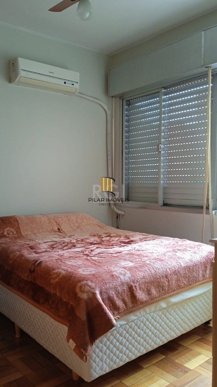 Apartamento com 2 dormitórios ,WC auxiliar, Semi - Mobiliado, Cidade Baixa.