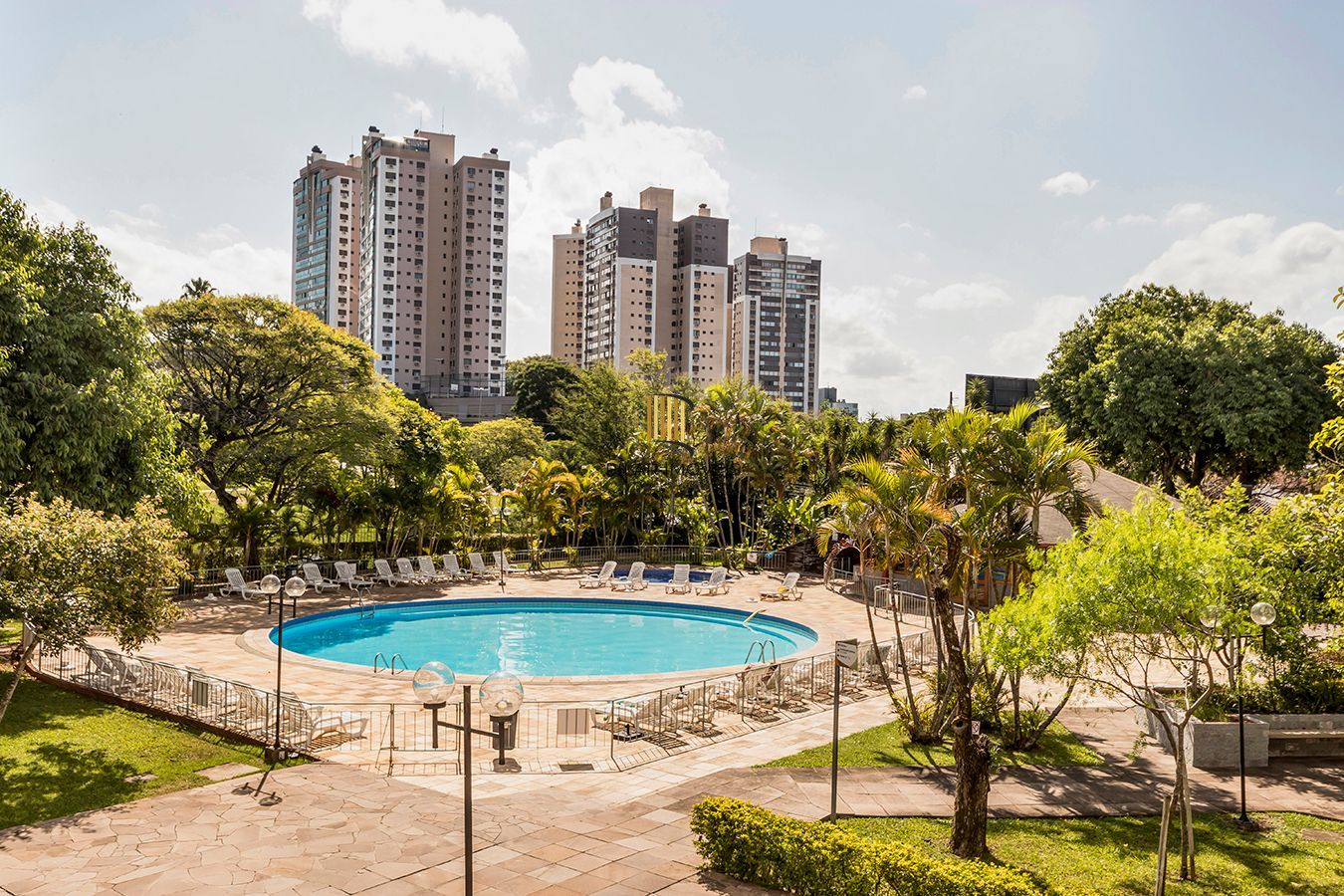 Belo Apartamento no Condominio Vergéis