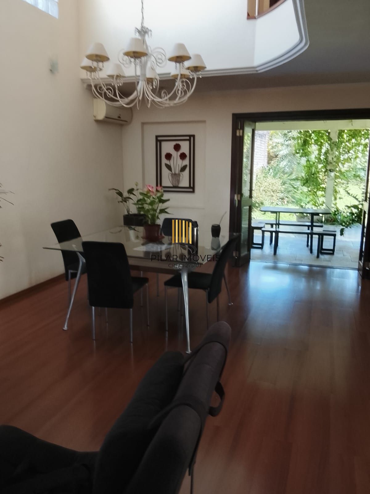 CASA / SOBRADO 5D e 10 vagas 3 Banheiros - Pátio enorme c/ Jacuzi e Pergolado - Living 3 ambientes - Sta Teresa