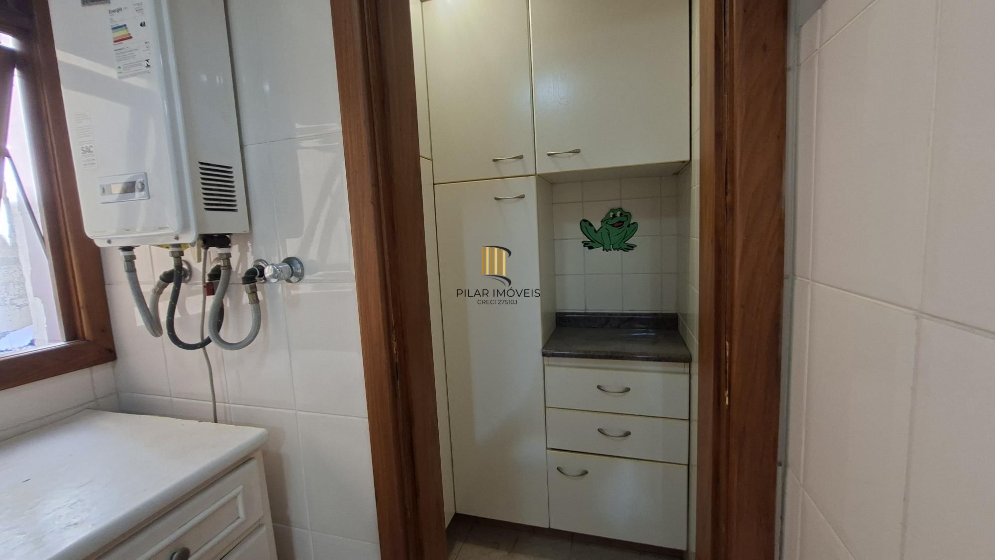 Apartamento com sacada e suite