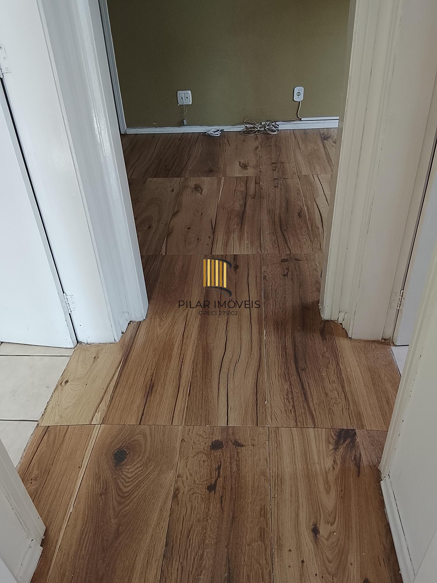 Ótimo apartamento 1D, desocupado na Medianeira, preço atrativo.