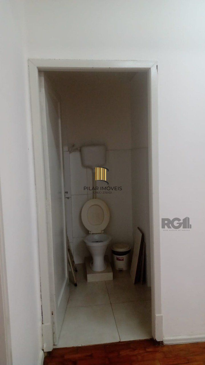 Apartamento no Centro Histórico ,2 dormitórios,desocupado