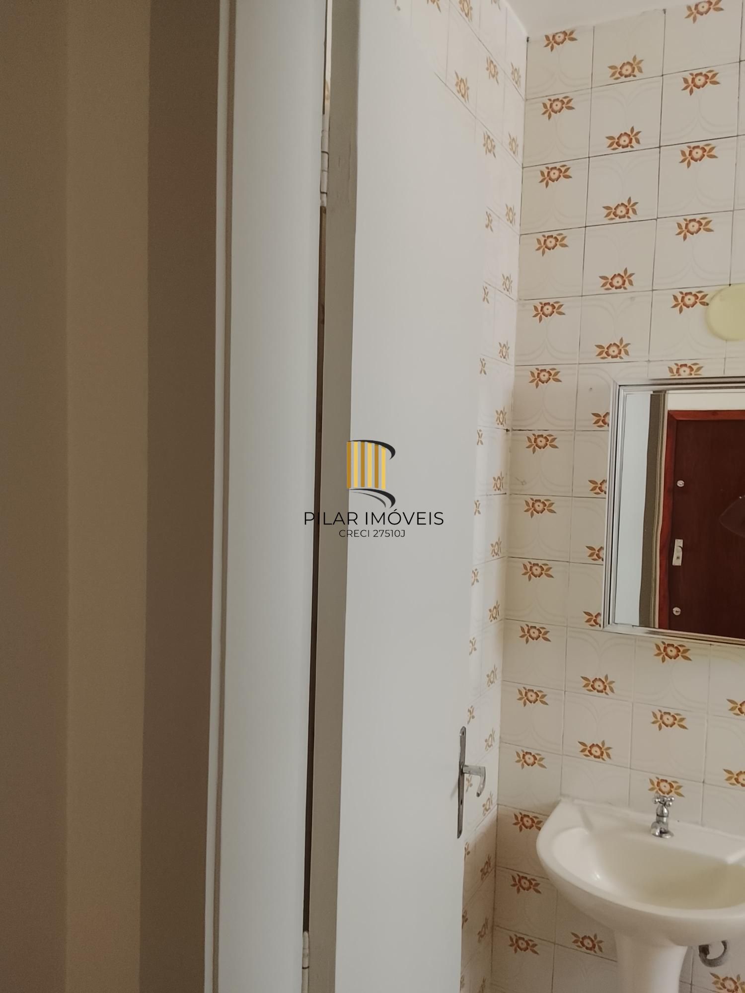 Excelente apto Lateral. 1D, sala, coz, área de serv. banh. Preço Atrativo!