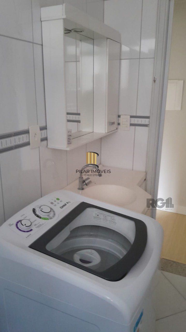 Compre 1 quarto,desocupado,próximo a Rua Lima e Silva e Supermercado Zaffari