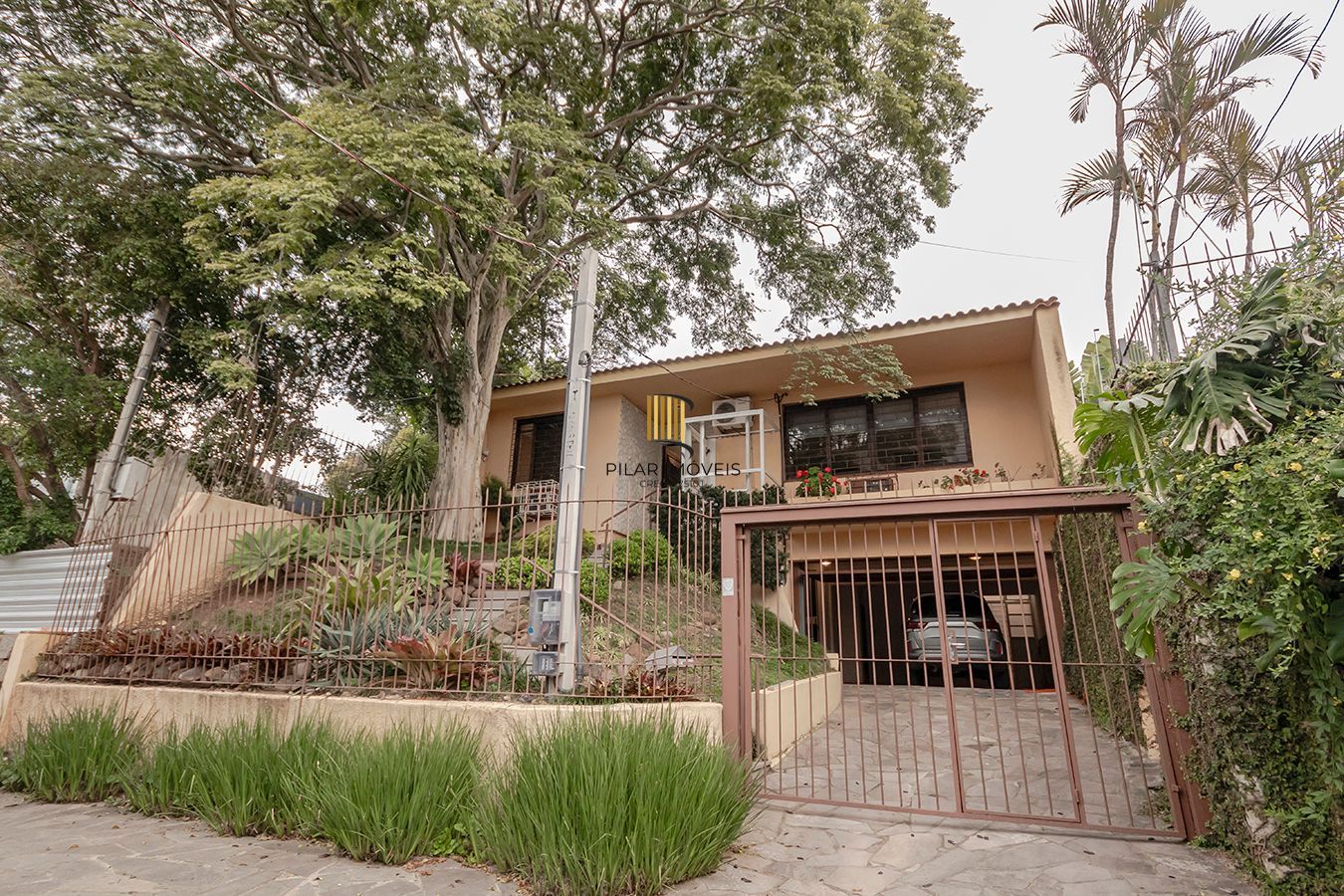 Bela residência,mobiliada e ampla com 222 M2 à venda com EXCLUSIVIDADE !