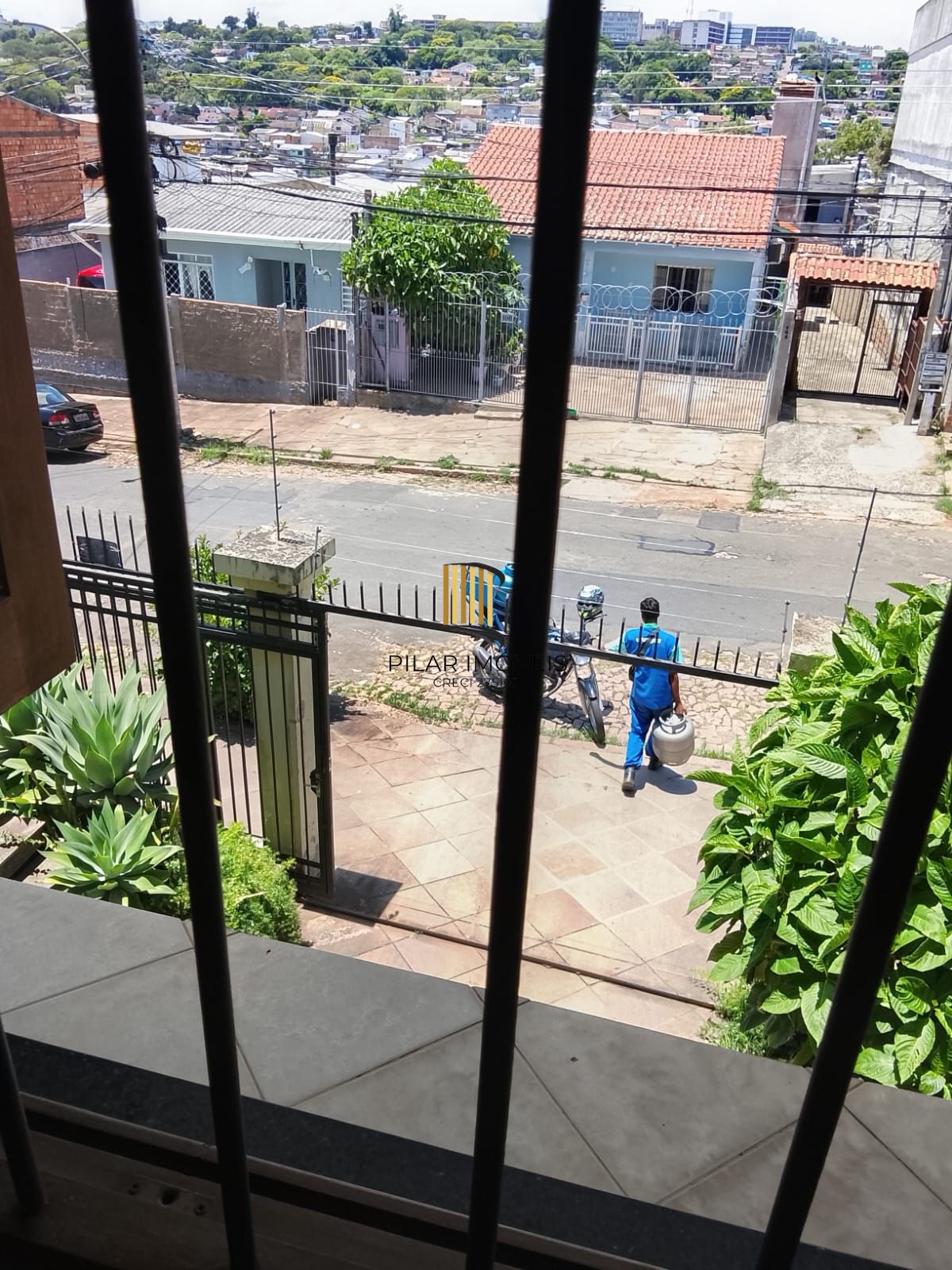 CASA / SOBRADO 5D e 10 vagas 3 Banheiros - Pátio enorme c/ Jacuzi e Pergolado - Living 3 ambientes - Sta Teresa