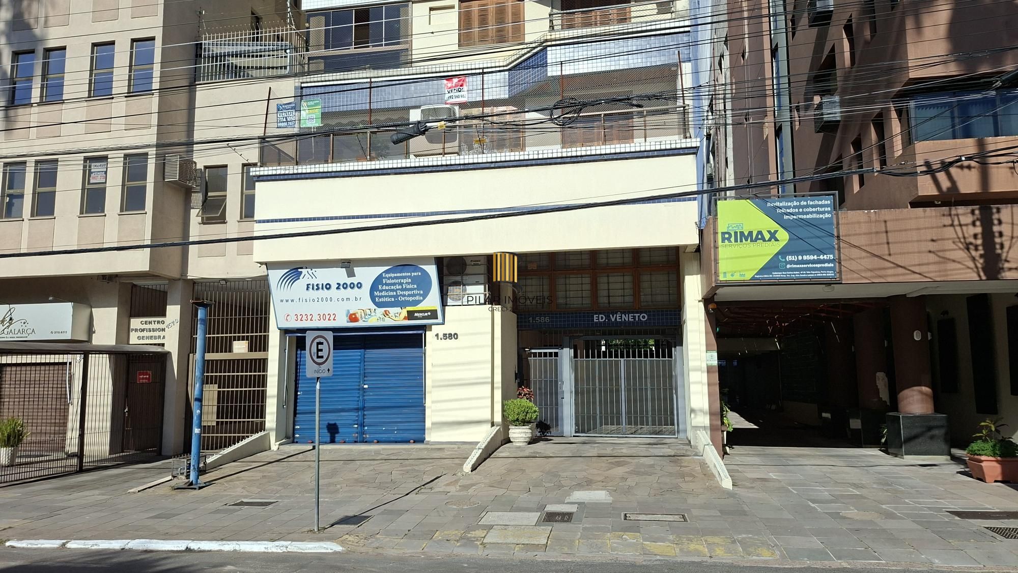 Apartamento com sacada e suite