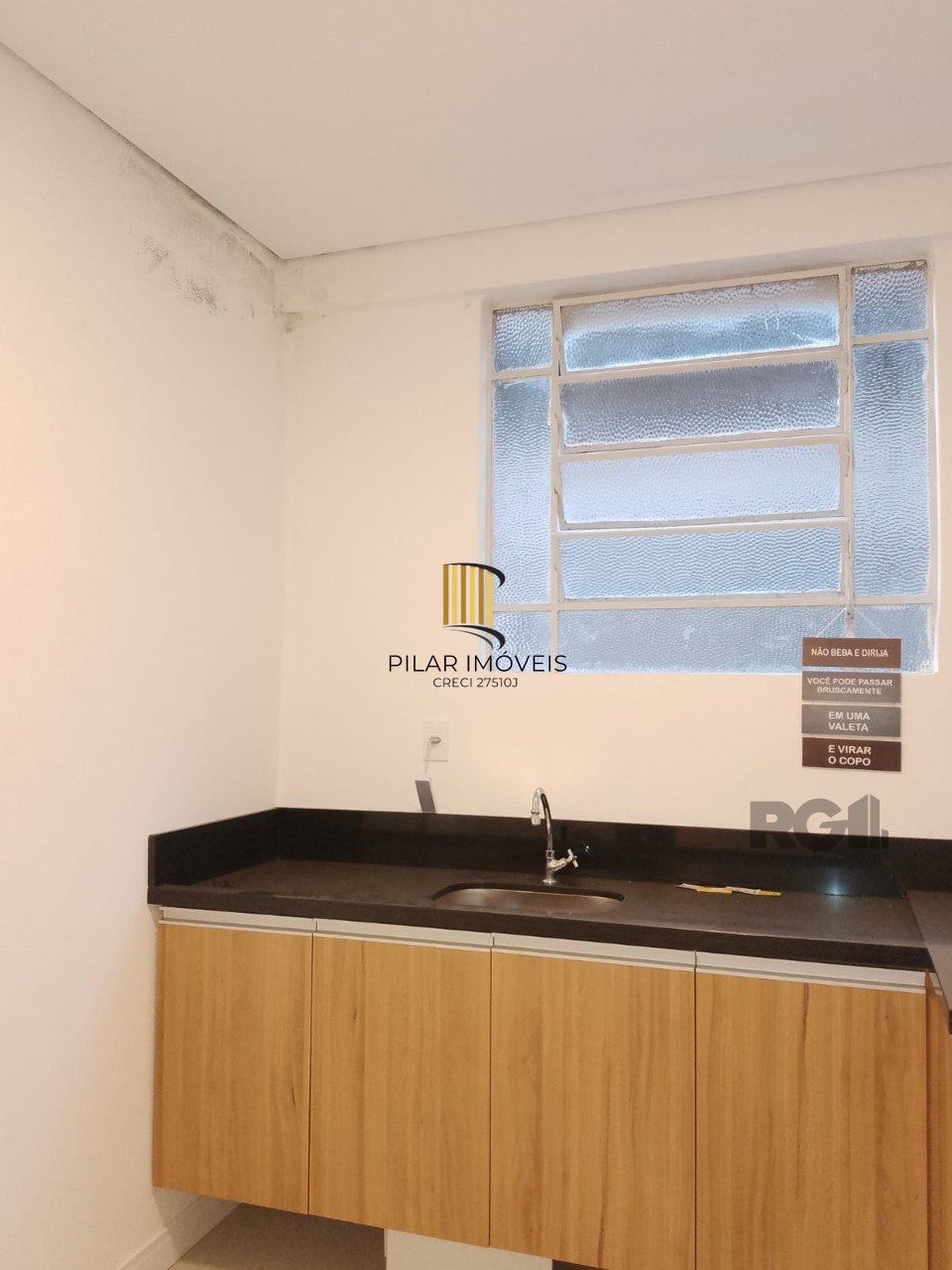 Raridade, apartamento 3 dormitórios,reformado, desocupado,no Centro