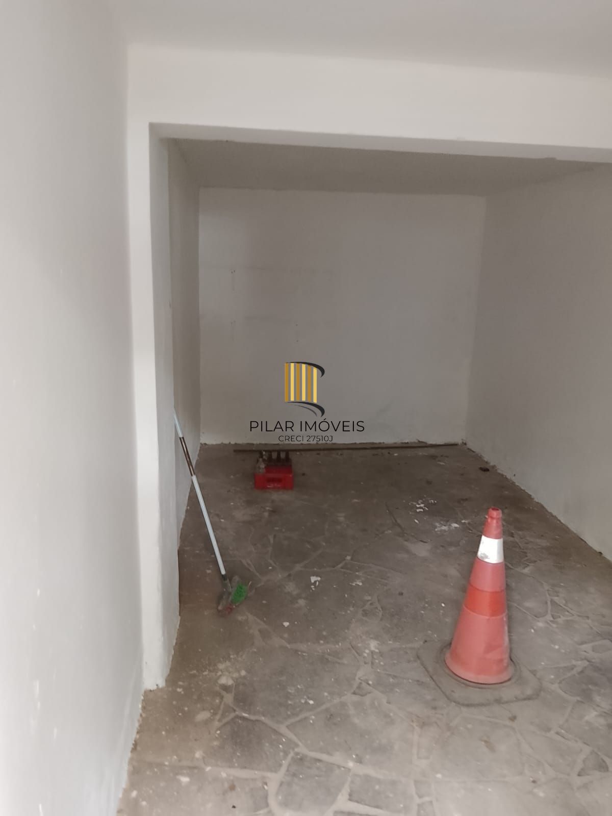 Excelente apto 2 dormitório recém reformado, vaga coberta e fechada - Vila Ipiranga