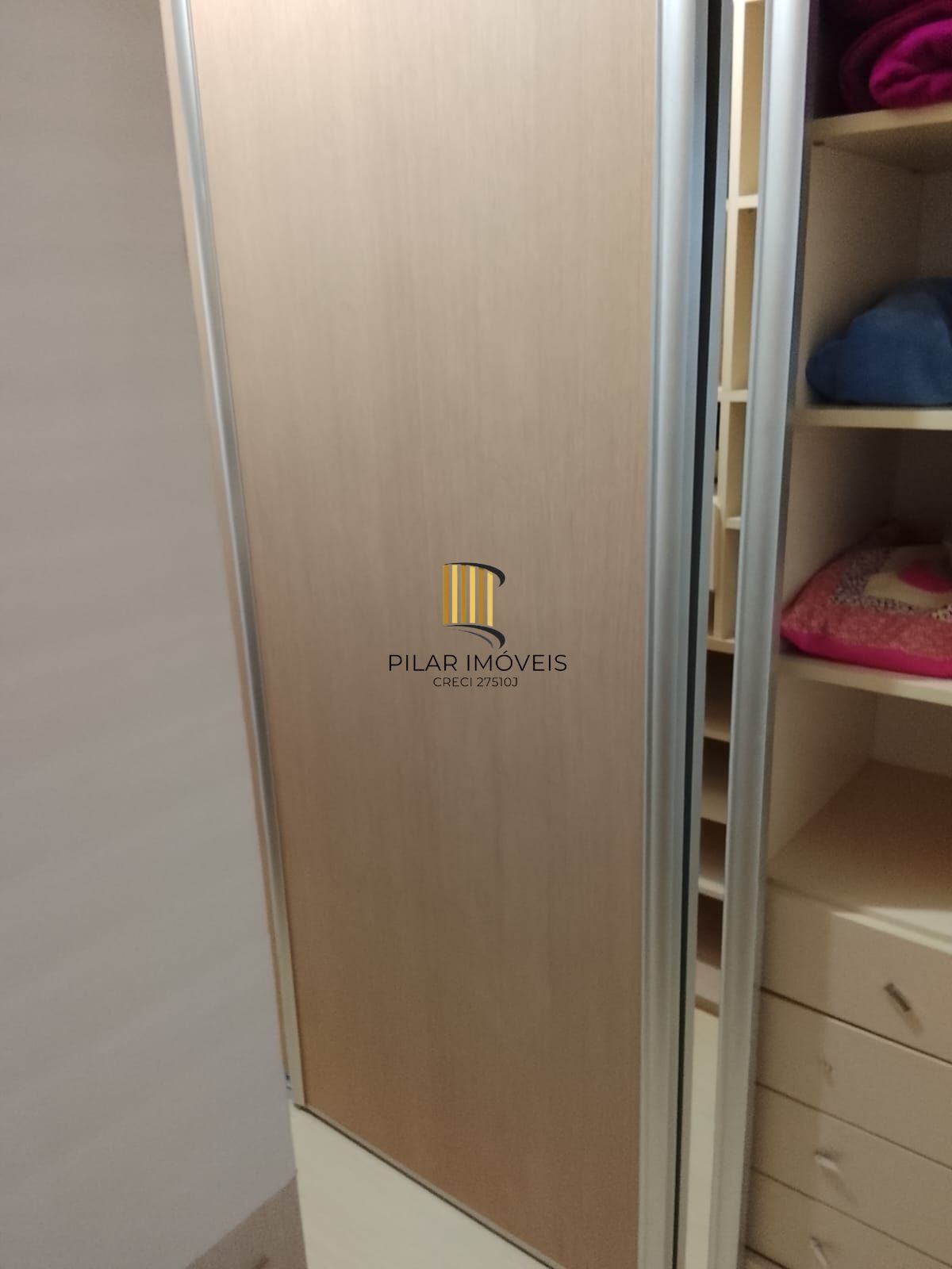 Excelente Apartamento 3D, transformado em 2D, closet mobiliado c/ vaga - Cidade Baixa - Preço Atrativo