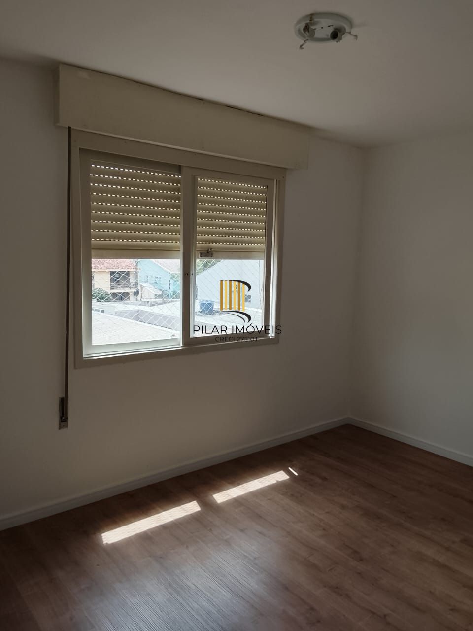 Excelente apto 2 dormitório recém reformado, vaga coberta e fechada - Vila Ipiranga