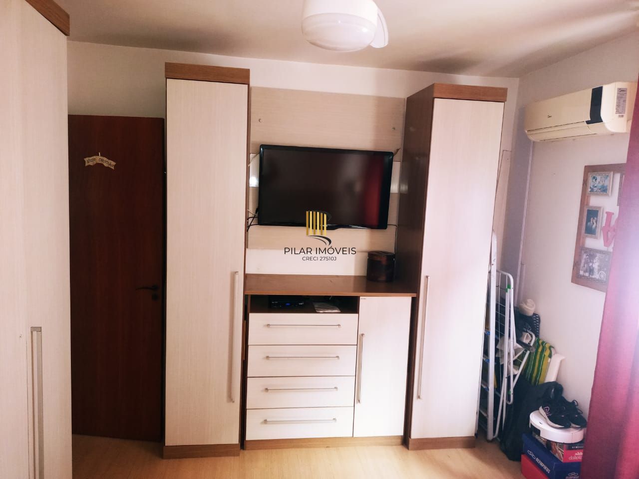 Apartamento com 2 Quartos,com box,no Bairro Humaitá