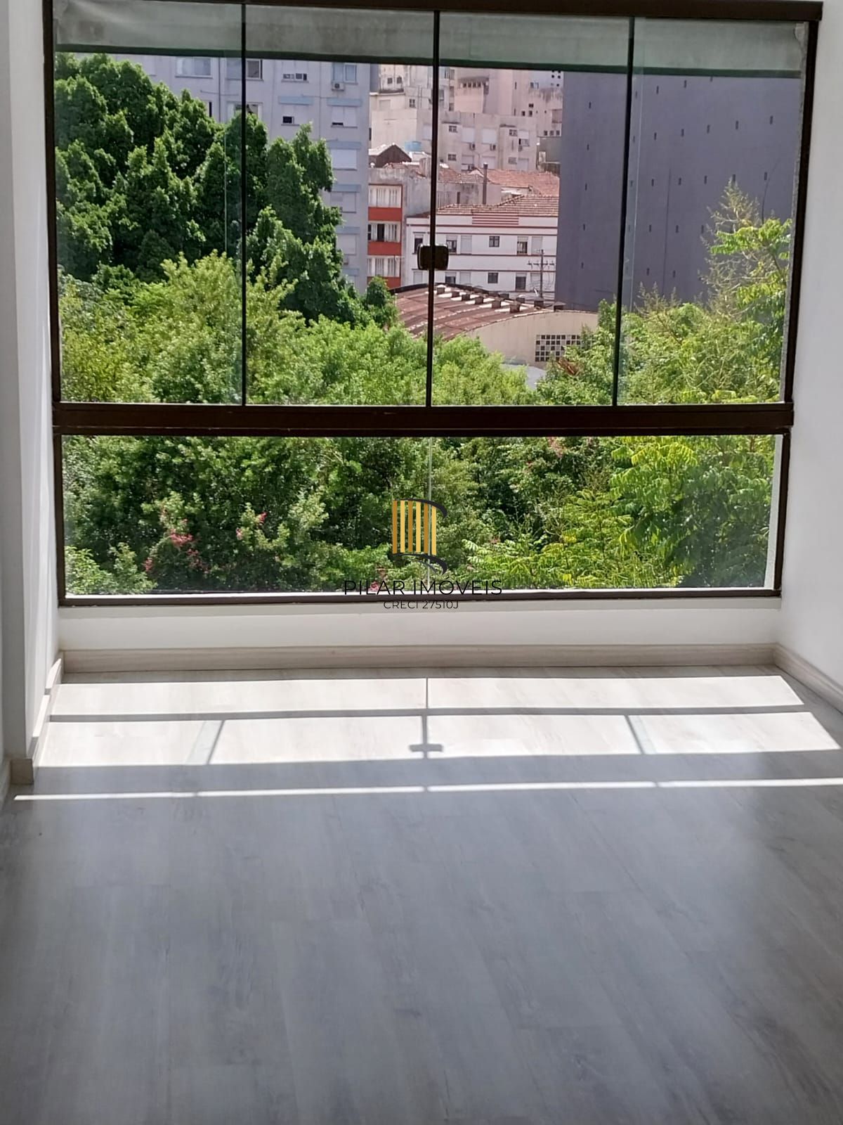 Excelente ap 1 dorm reformado Cid. Baixa