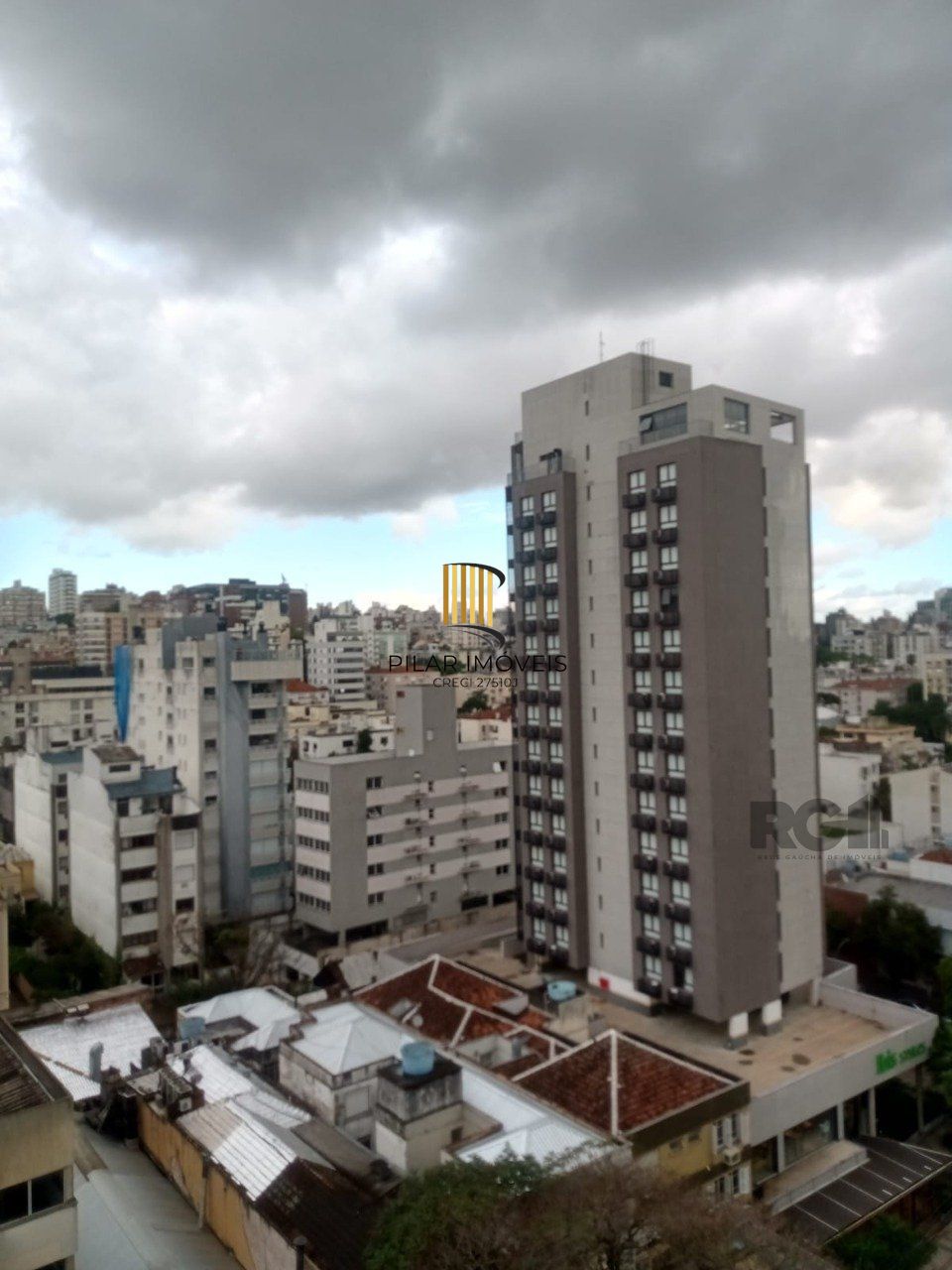 Apartamento 3 dormitórios ao lado da Tok Stok da Rua 24 de Outubro,com box