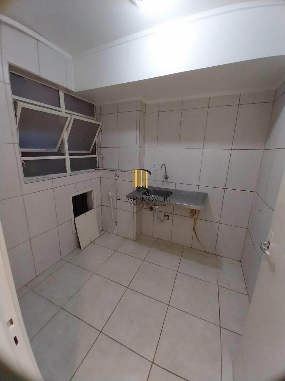 JK na Cidade Baixa, 2 piso, elevador, Preço atrativo.