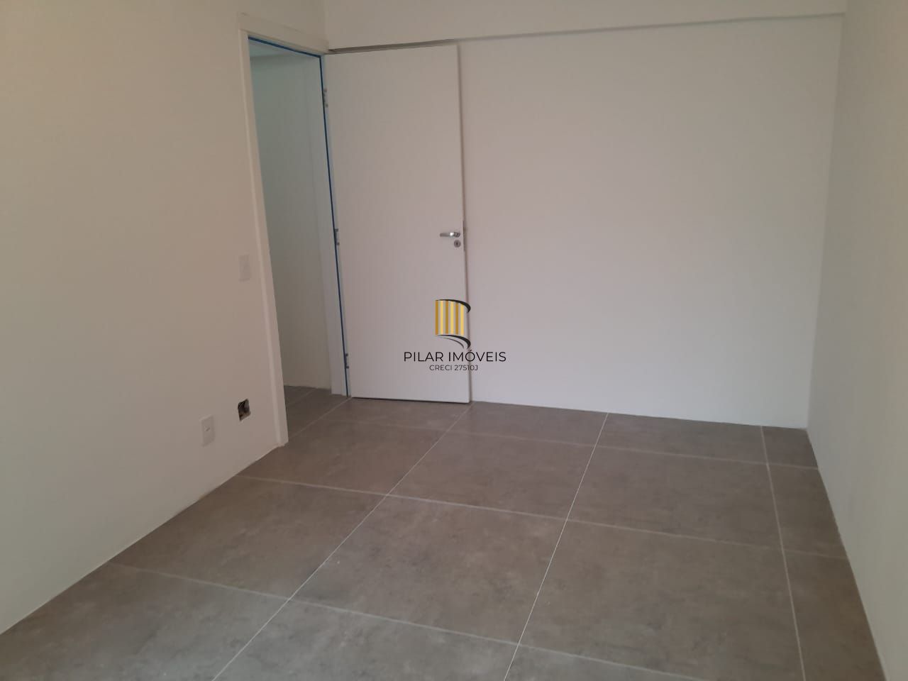 Ótimo apartamento,2 quartos, totalmente reformado, 2boxes escriturados