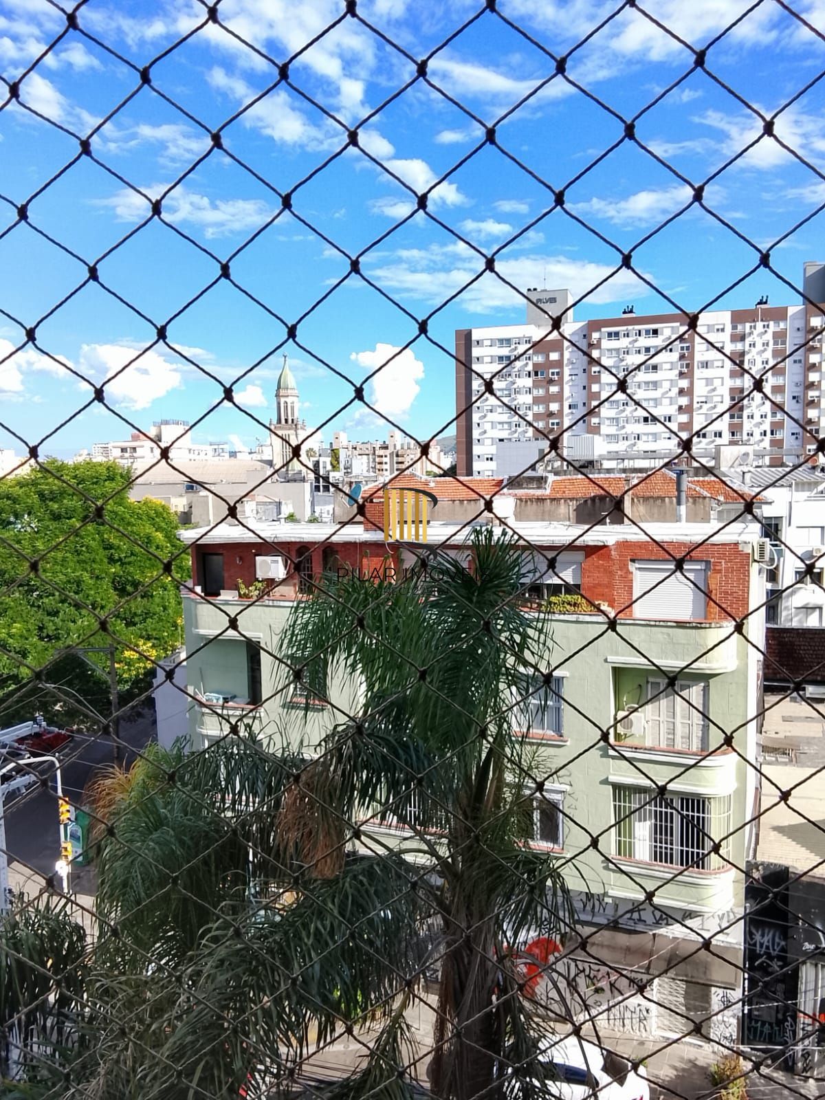 Excelente Apartamento 3D, transformado em 2D, closet mobiliado c/ vaga - Cidade Baixa - Preço Atrativo