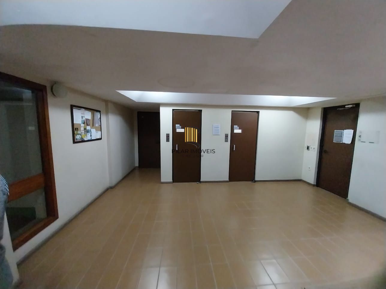 Excelente apartamento, Centro Histórico, de frente, andar alto.