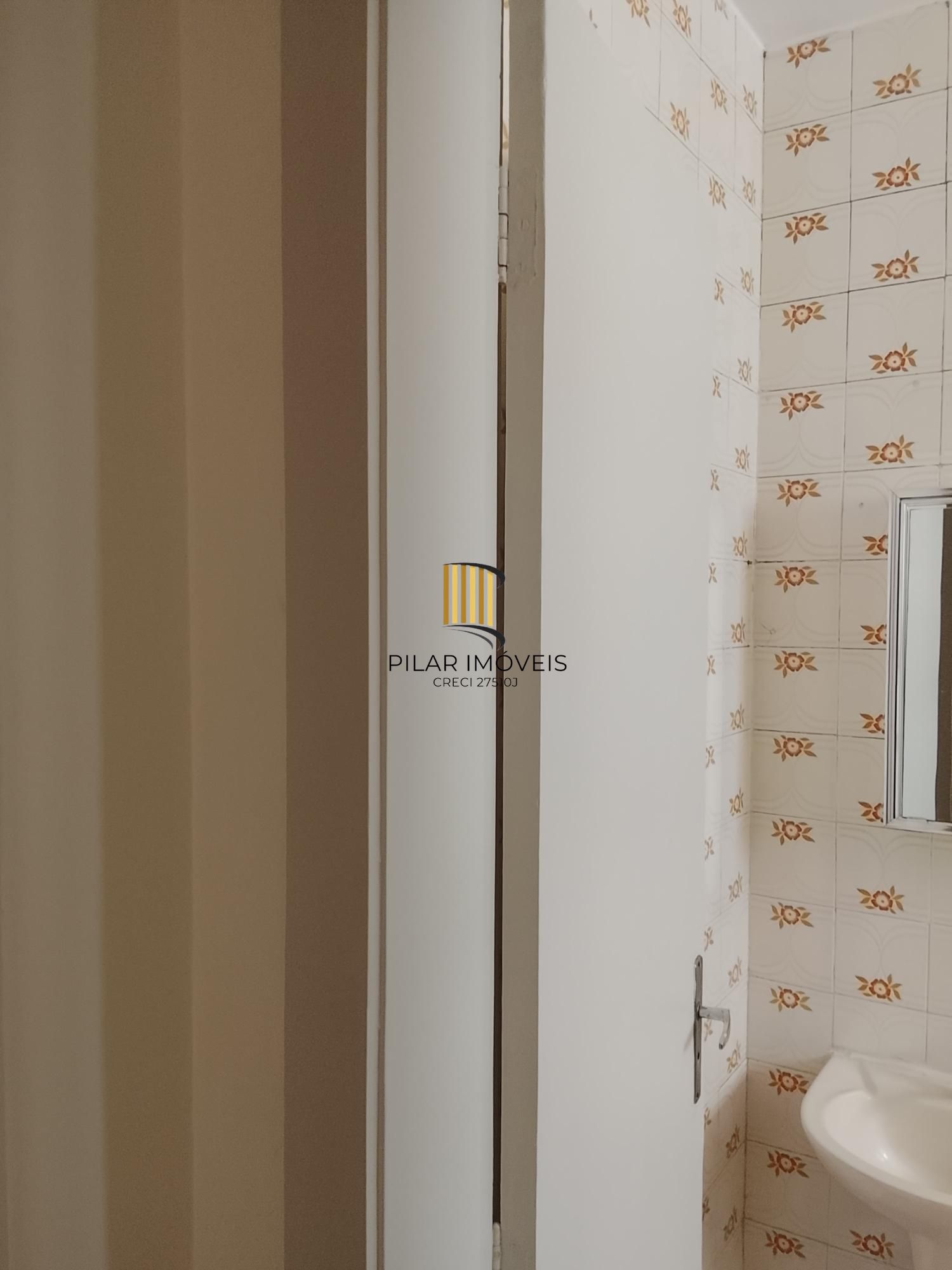 Excelente apto Lateral. 1D, sala, coz, área de serv. banh. Preço Atrativo!