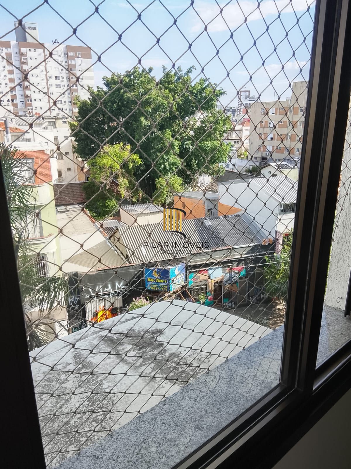 Excelente Apartamento 3D, transformado em 2D, closet mobiliado c/ vaga - Cidade Baixa - Preço Atrativo