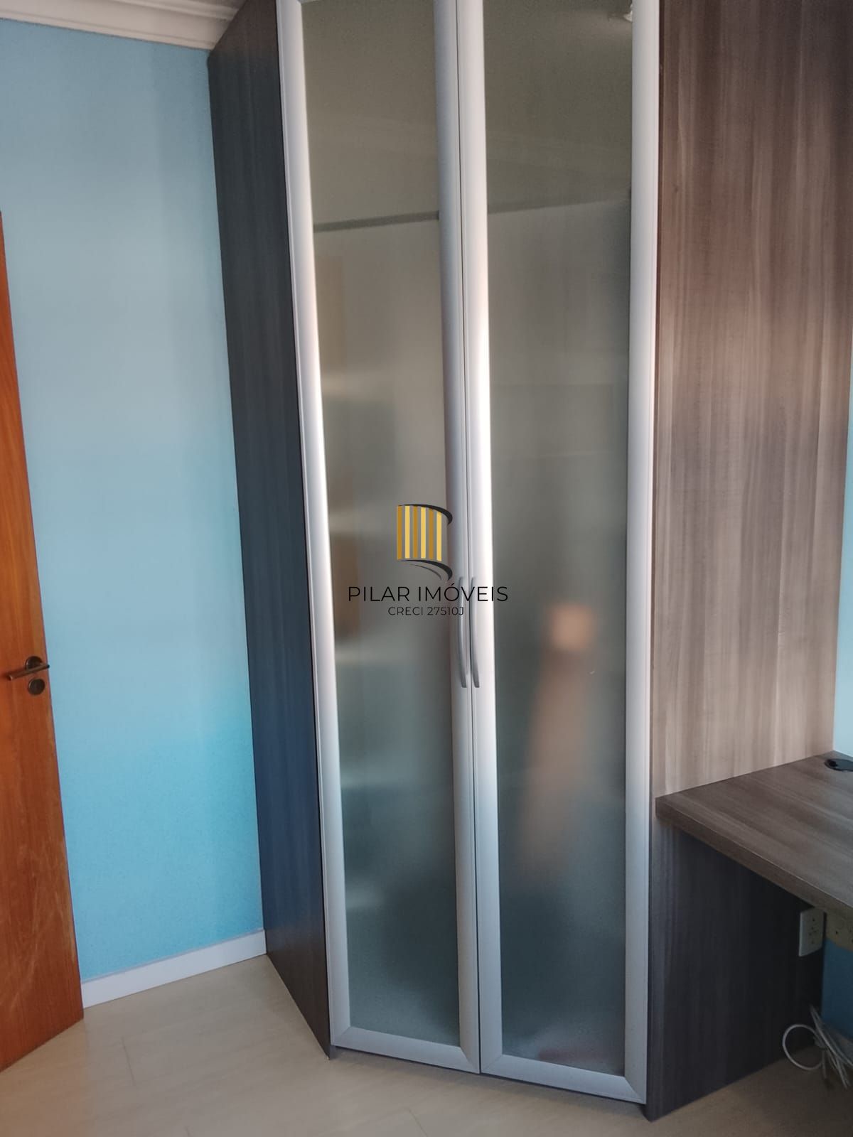 Excelente Apartamento 3D, transformado em 2D, closet mobiliado c/ vaga - Cidade Baixa - Preço Atrativo