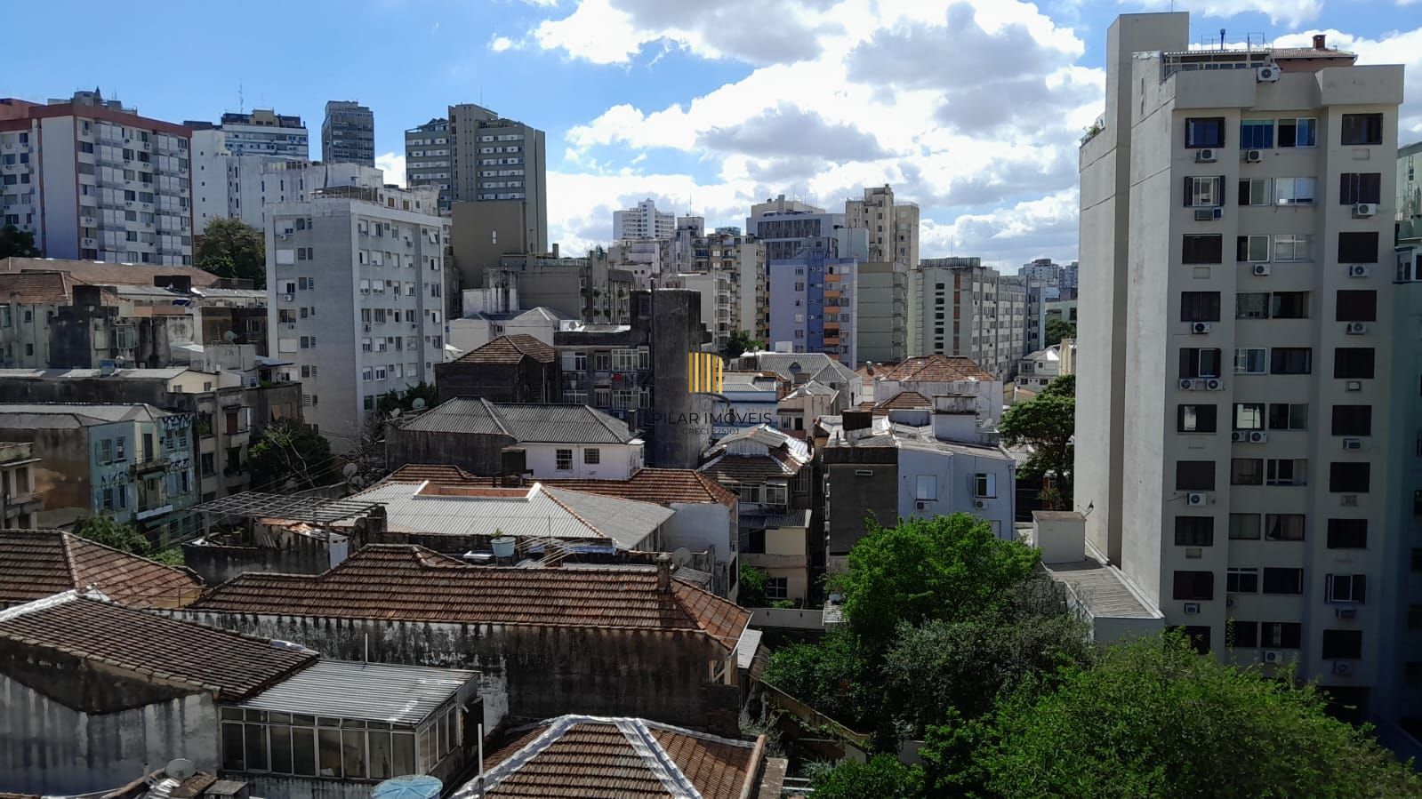 Apartamento 2 dormitórios,andar alto,Cidade Baixa,próximo a Redenção e  Centro