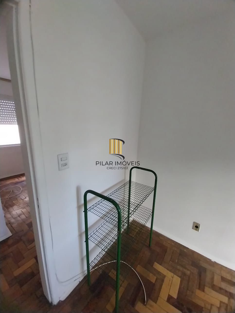 Apto 1D desocupado com BOX no Humaitá P. Alegre, Preço Atrativo