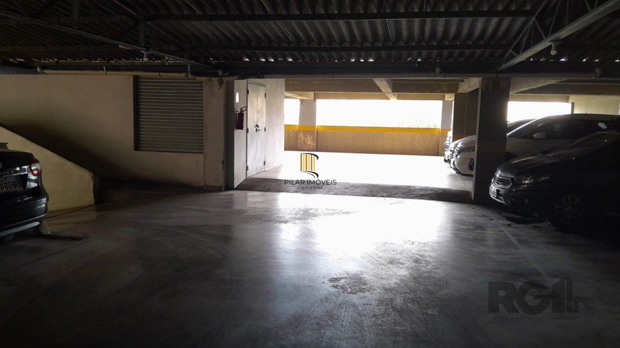 Apartamento semi- mobiliado 02 dormitórios, 01 suíte,andar alto,na Cidade Baixa