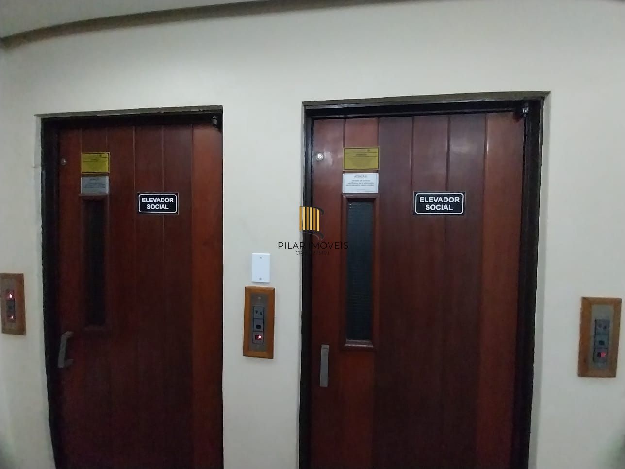 Oportunidade Excelente Apartamento 1D Mobiliado 2 piso com elevador Cidade Baixa.