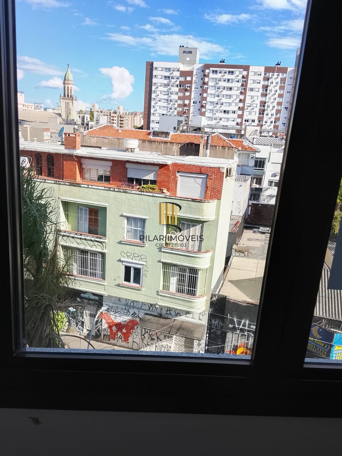 Excelente Apartamento 3D, transformado em 2D, closet mobiliado c/ vaga - Cidade Baixa - Preço Atrativo