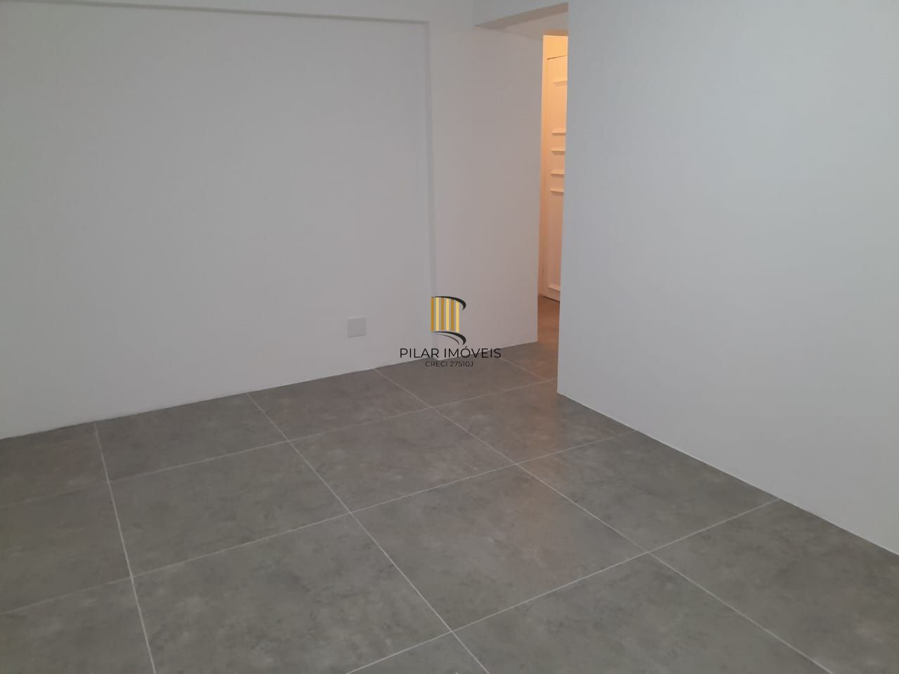 Ótimo apartamento,2 quartos, totalmente reformado, 2boxes escriturados