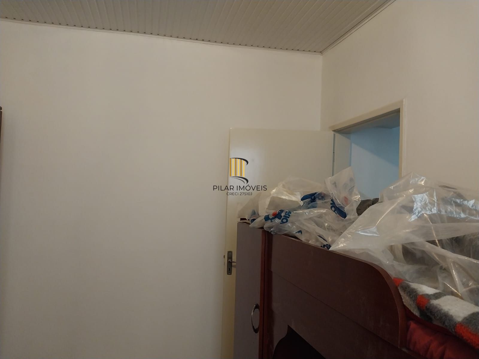 Oportunidade, partamento 1 dorm. demais peças, Trav. do Carmo.