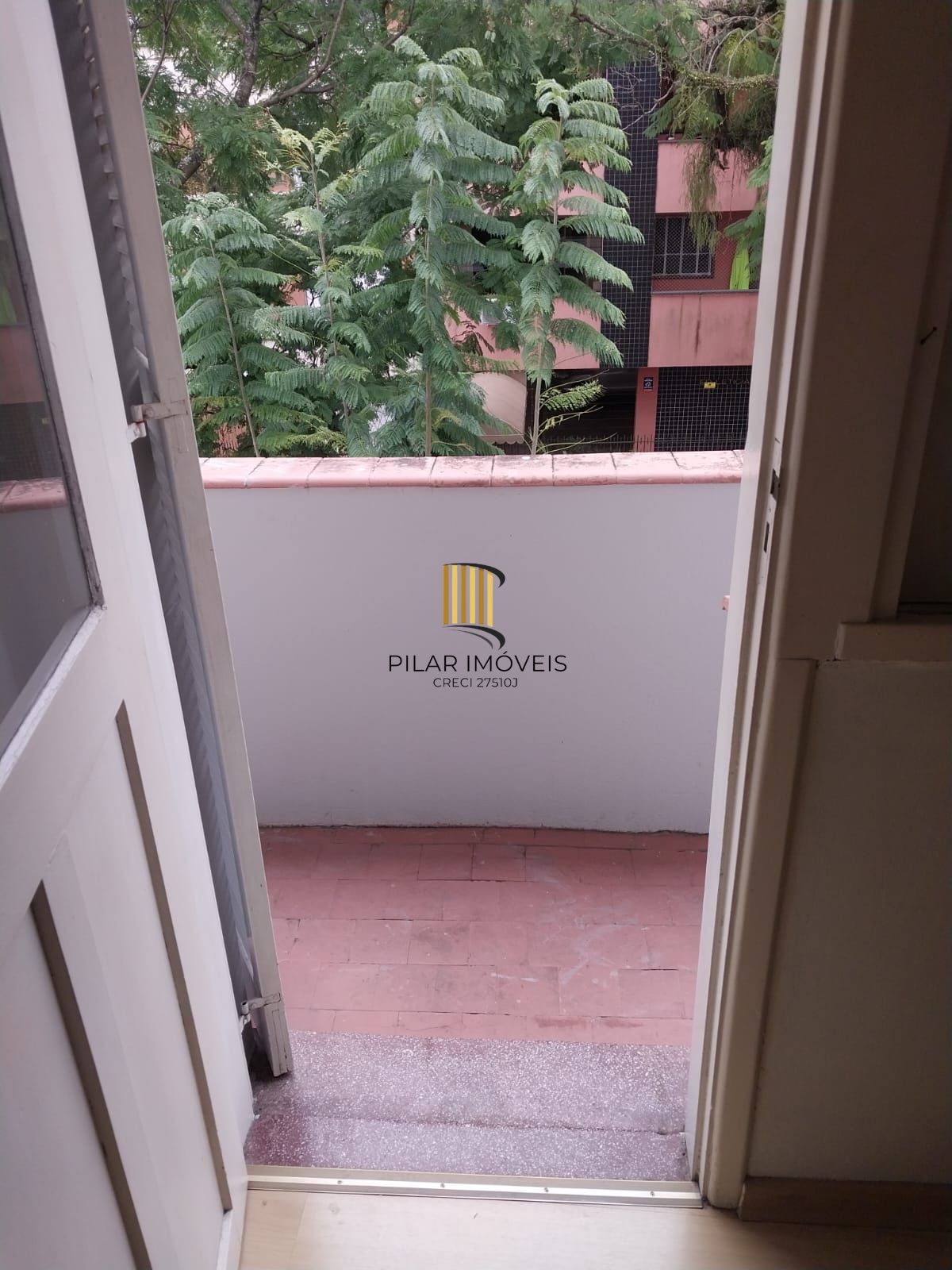 Oportunidade, excelente apartamento 3D, sacada, 2vc, Azenha/Cidade Baixa - P. Alegre