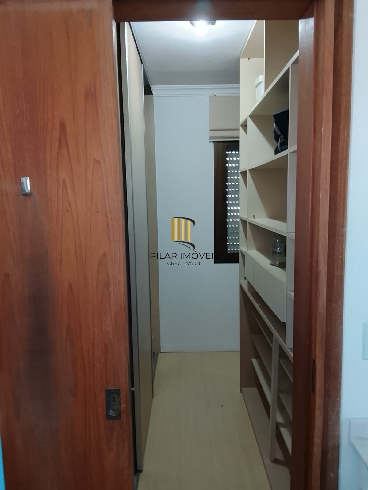 Excelente Apartamento 3D, transformado em 2D, closet mobiliado c/ vaga - Cidade Baixa - Preço Atrativo