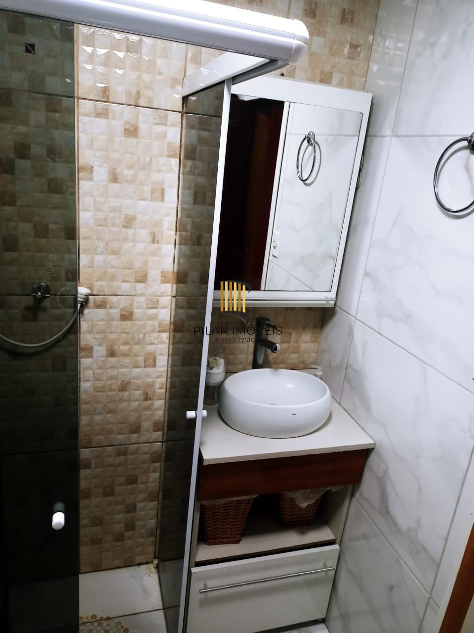 Apartamento com 2 Quartos,com box,no Bairro Humaitá