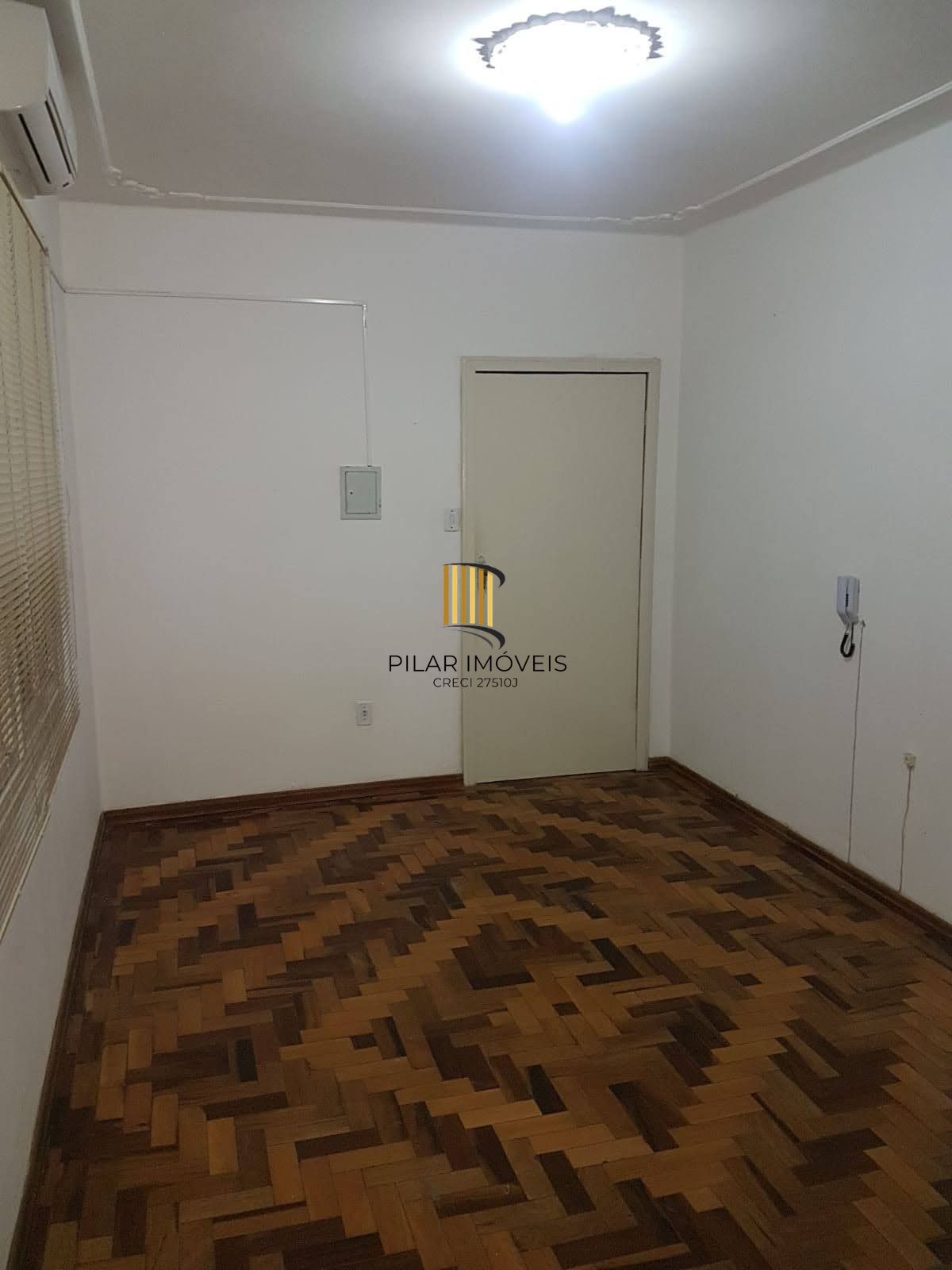 JK / Kitnet AMPLO Cidade Baixa - 1 lance de escada Preço atrativo