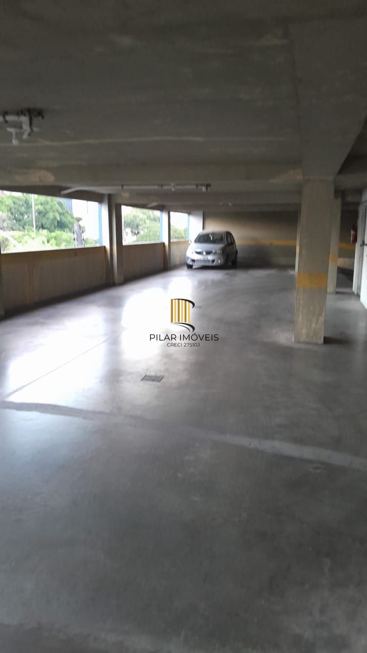 Box duplo, em prédio com Portaria 24 horas,rua Avaí,próximo Parque Farroupilha