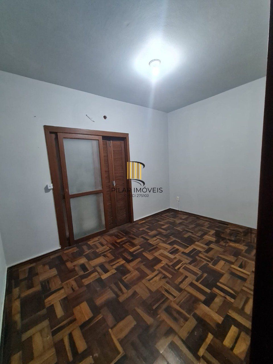 Apartamento à venda no bairro Santa Tereza, em Porto Alegre. Localizado na Rua Orfanotrófio