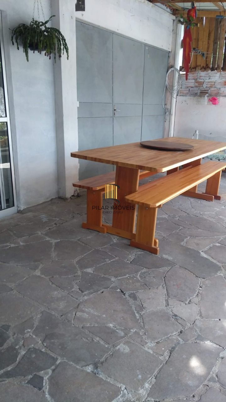 Casa para Venda - 300m², 3 dormitórios, 2 vagas - Nonoai