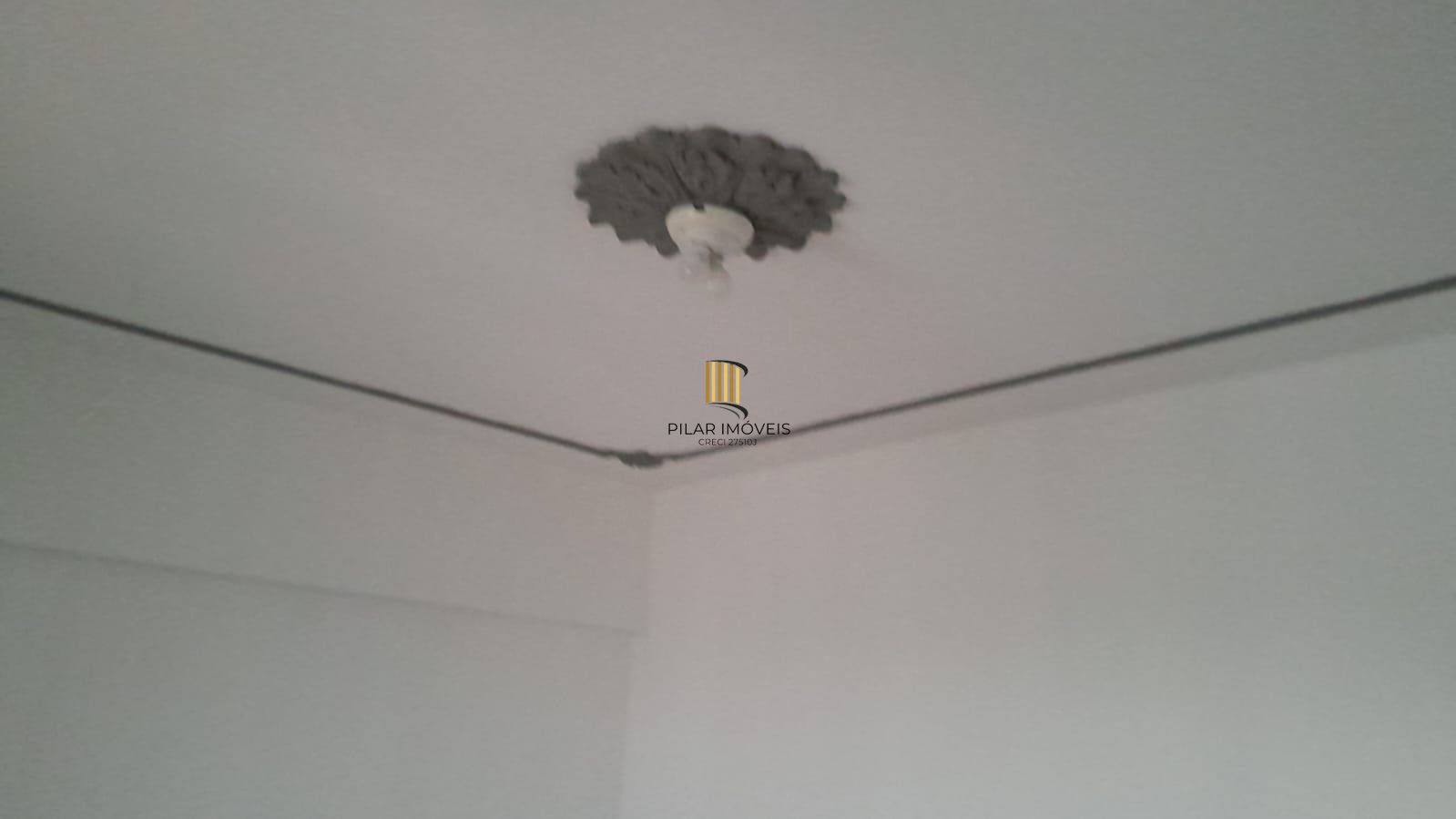 Excelente e amplo apartamento 2D desocupado na Cidade Baixa, Porto Alegre, Preço Atrativo.