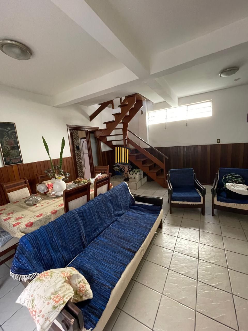 Casa 5 dormitórios no bairro Partenon