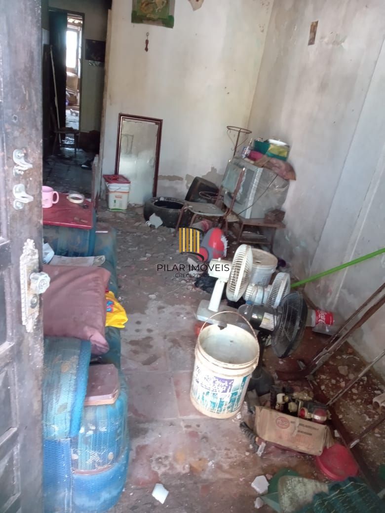 Casa 3D 2 Vagas Pátio no Rosa Maria - Gravataí - desocupada, avariada.