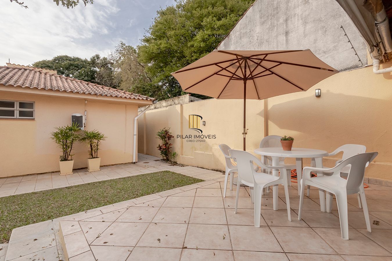 Bela residência,mobiliada e ampla com 222 M2 à venda com EXCLUSIVIDADE !