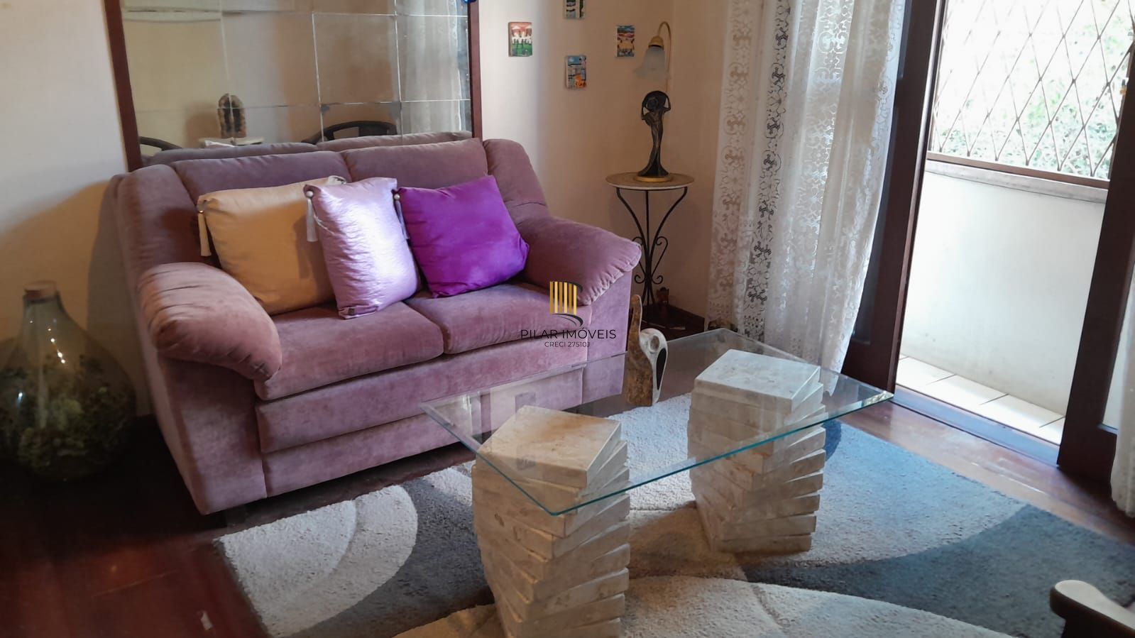 Apartamento com sacda, 2 quartos à venda na Avenida Desembargador André da Rocha, próximo Lima e Silva em Porto Alegre