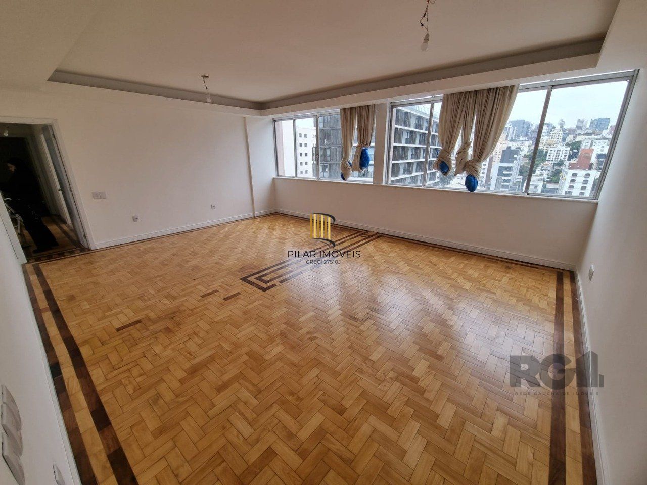 Apartamento 3 dormitórios ao lado da Tok Stok da Rua 24 de Outubro,com box