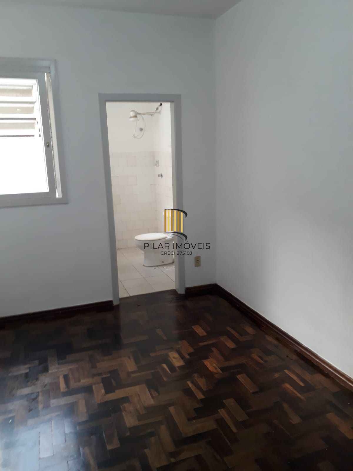 Kitnet desocupada no Menino Deus - Porto Alegre - Preço atrativo!